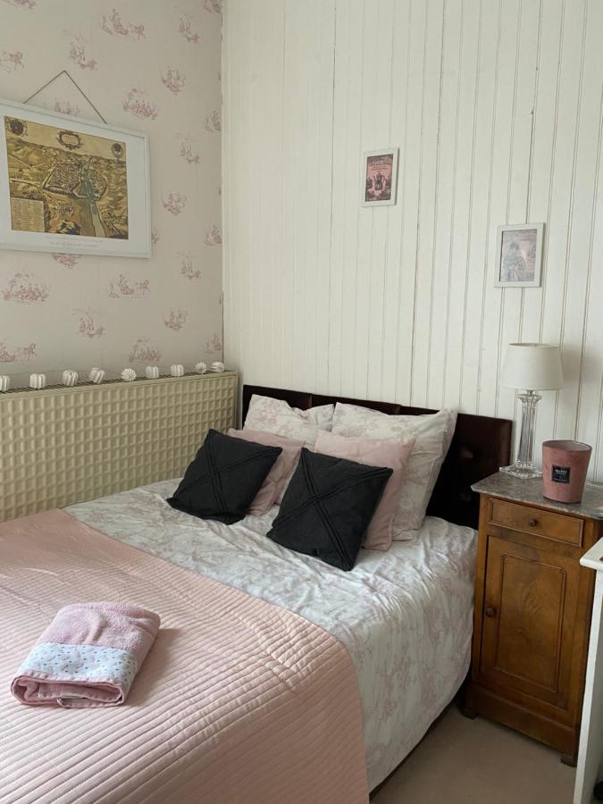 Le Trianon Bed and Breakfast Le Bourgneuf-la-Foret Eksteriør billede
